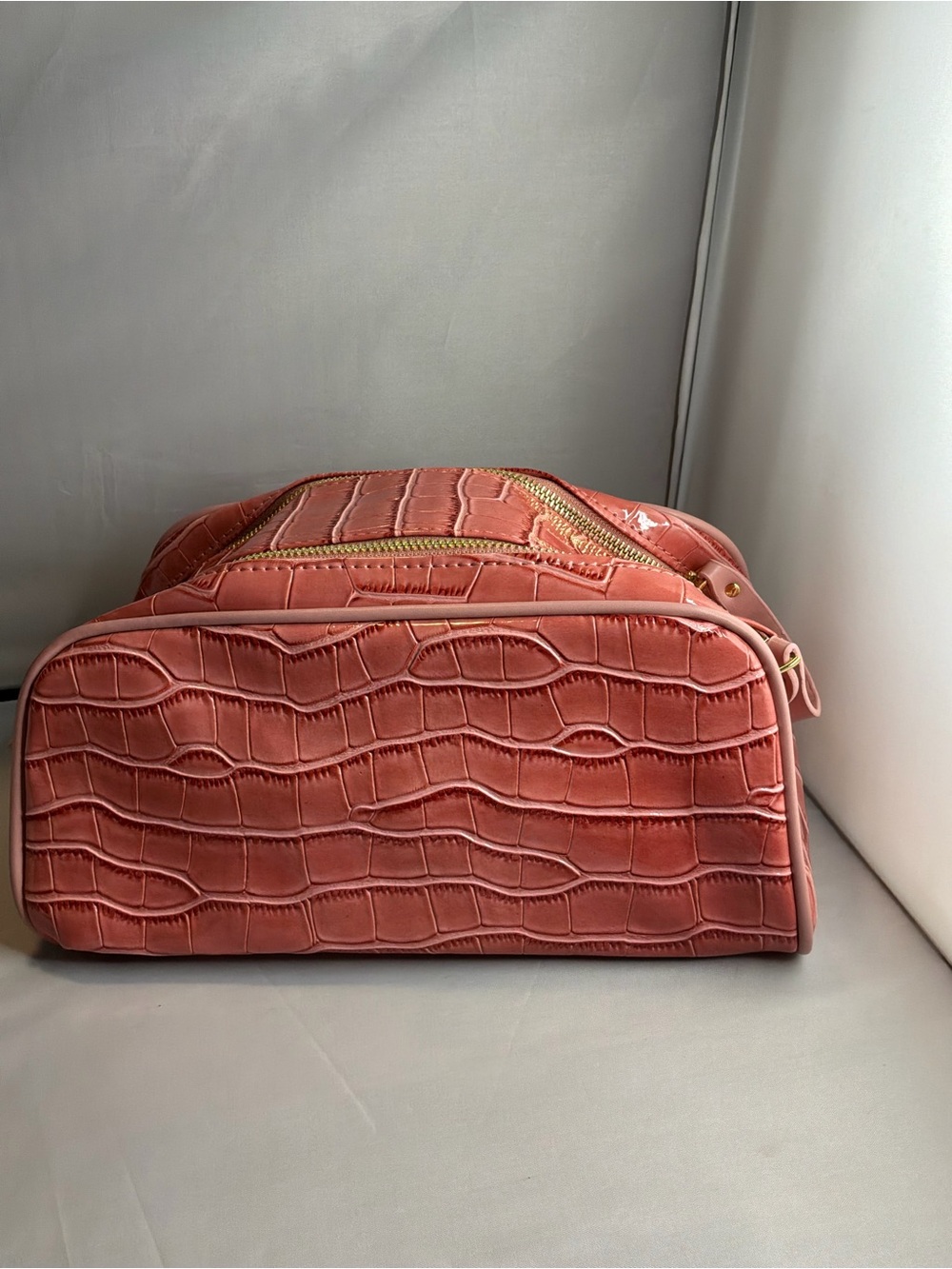 Privata Croc-Embossed Coral Clutch with Gold Logo - Picture 2 of 4